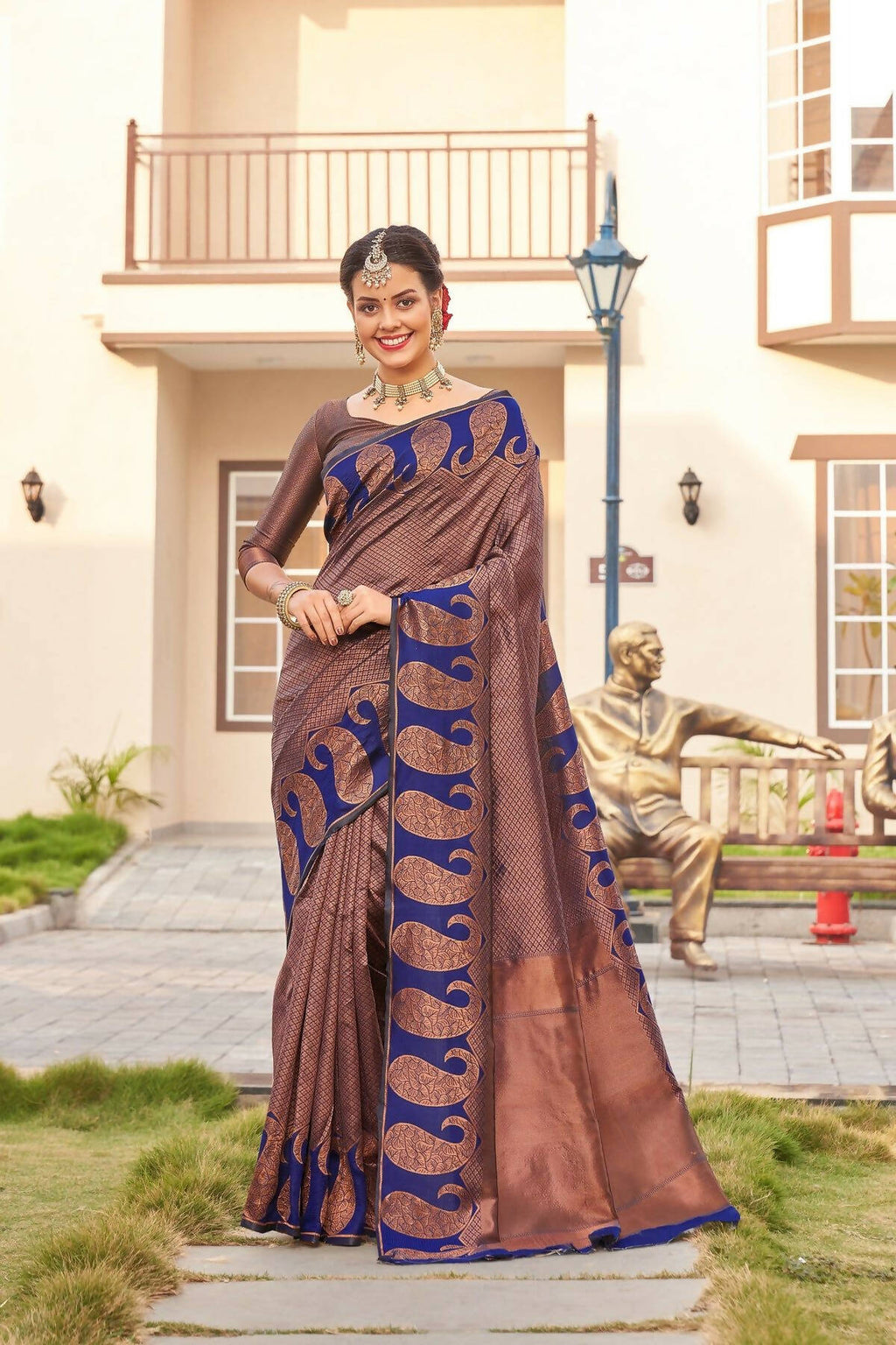 DEIANA'S Beautiful Designer Golden zari Soft Lichi Silk Saree - Blue