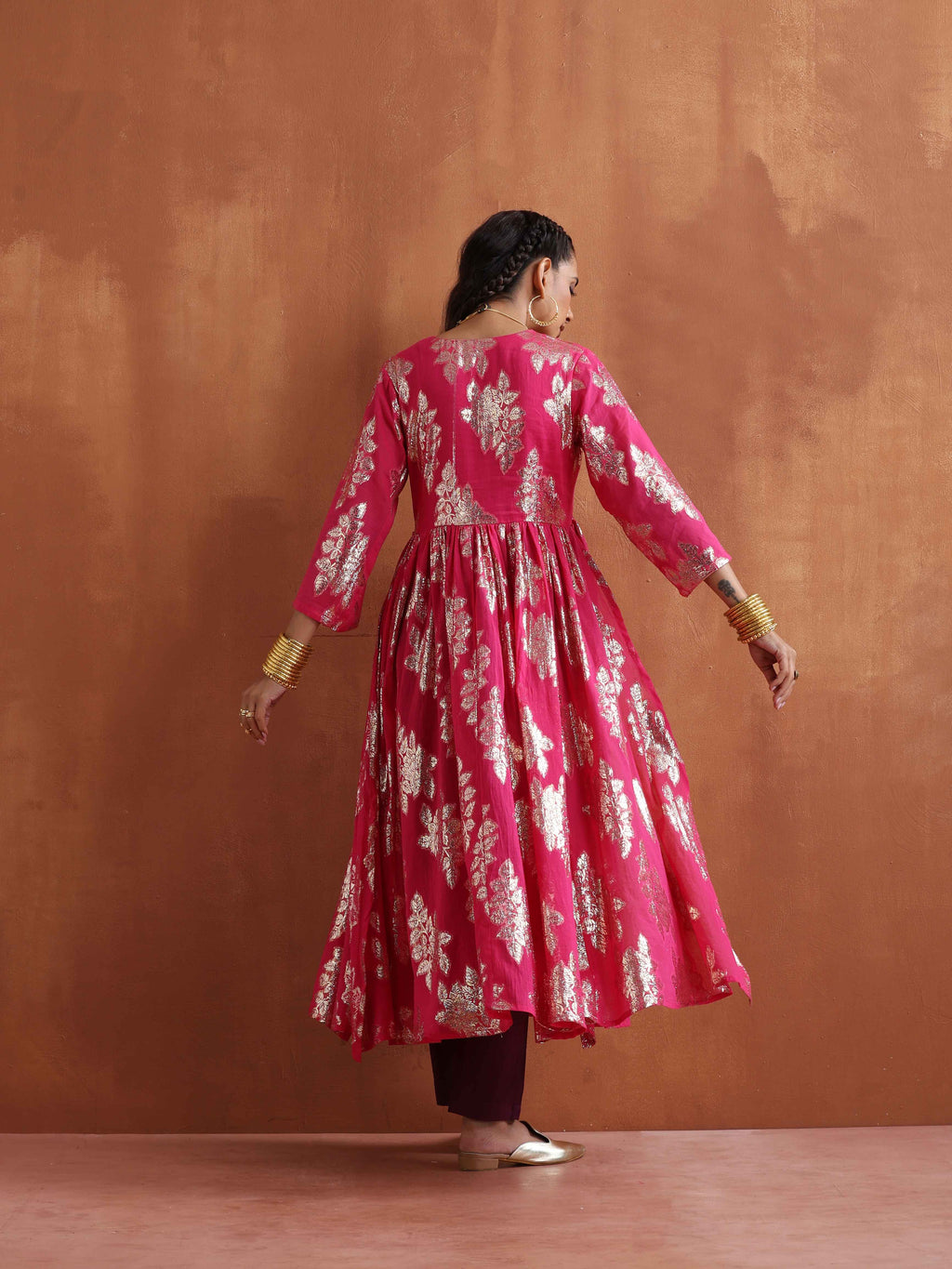 trueBrowns Pink Metallic Flared Anarkali Kurta Set - Distacart
