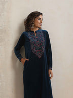 trueBrowns Blue Velvet Floral Embroidered Kurta Pant Dupatta Set - Distacart