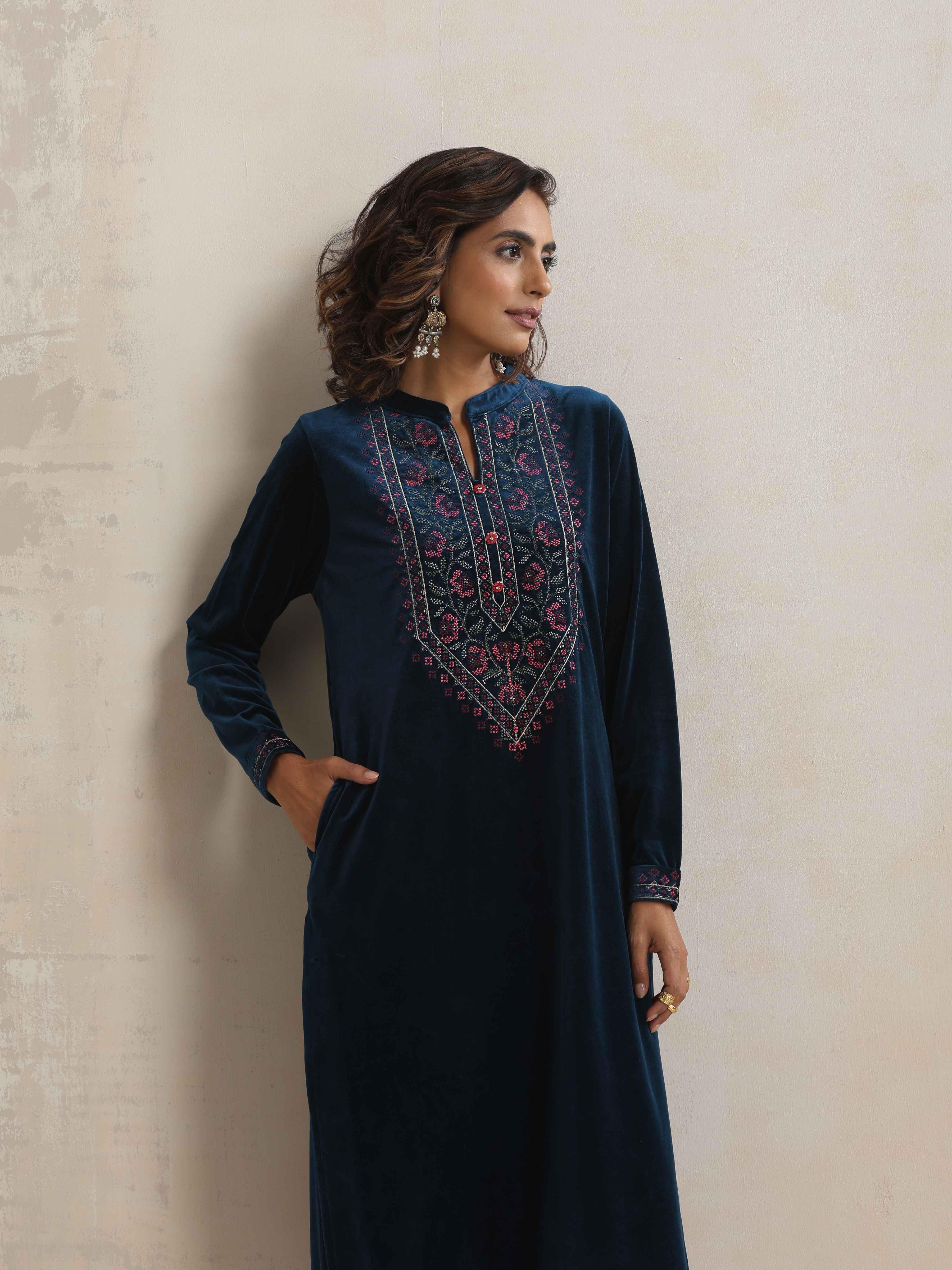 trueBrowns Blue Velvet Floral Embroidered Kurta Pant Dupatta Set - Distacart