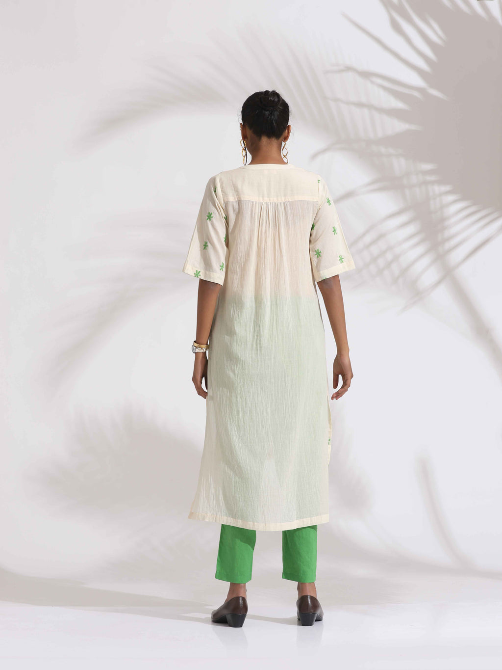 trueBrowns Off-White Cotton Floral Embroidered Straight Kurta Set - Distacart