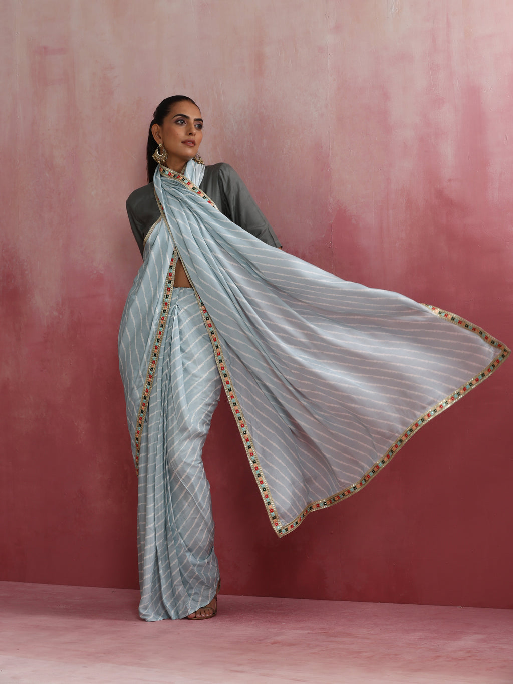 trueBrowns Grey Muslin Silk Saree