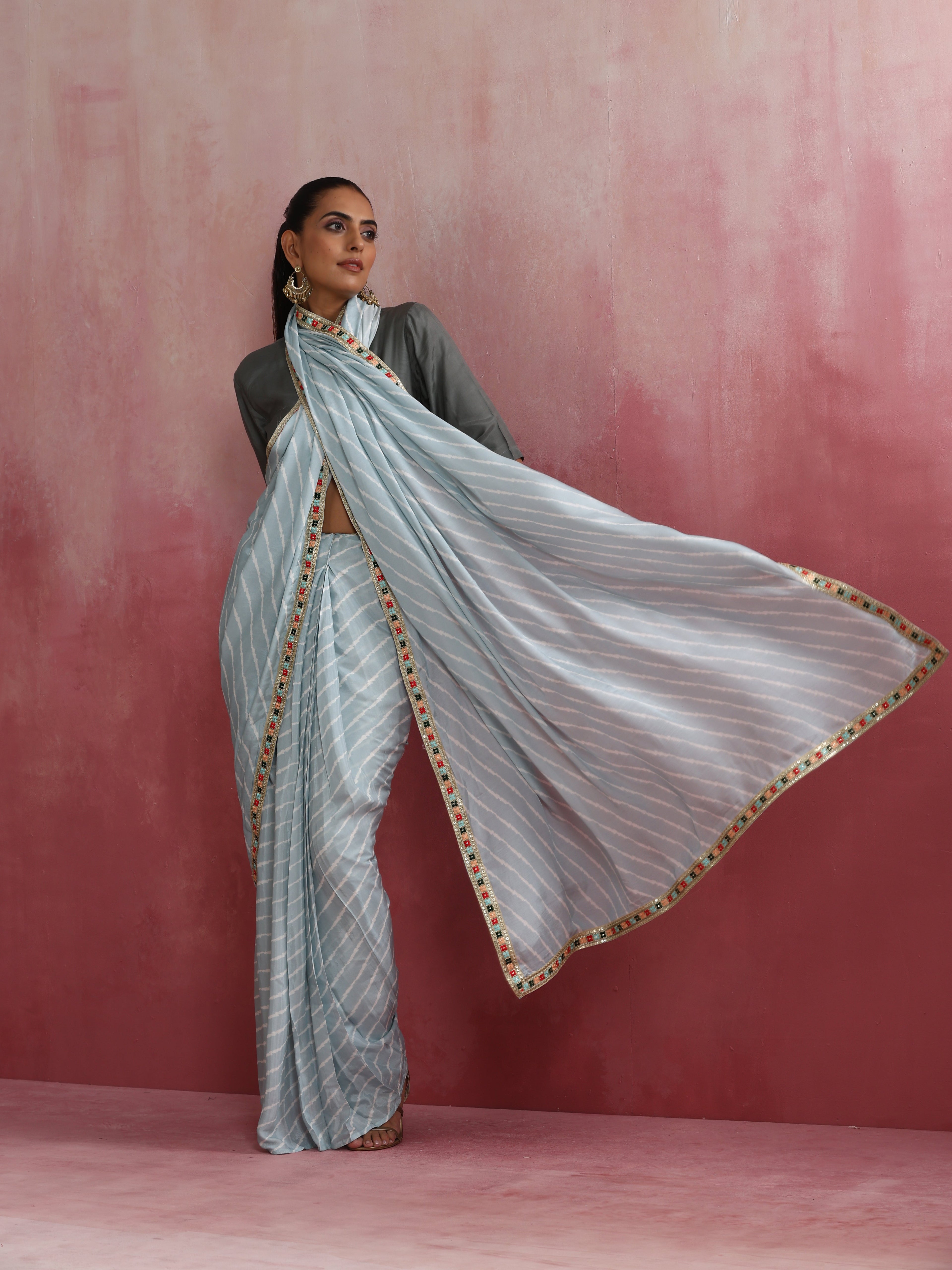 trueBrowns Grey Muslin Silk Saree
