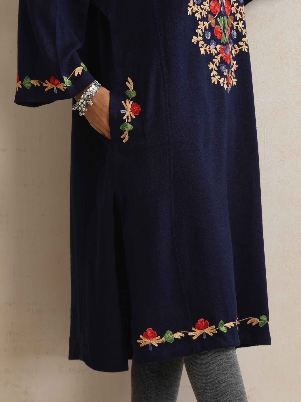 trueBrowns Blue Kashmiri Embroidered Woollen Phiran Kurta - Distacart