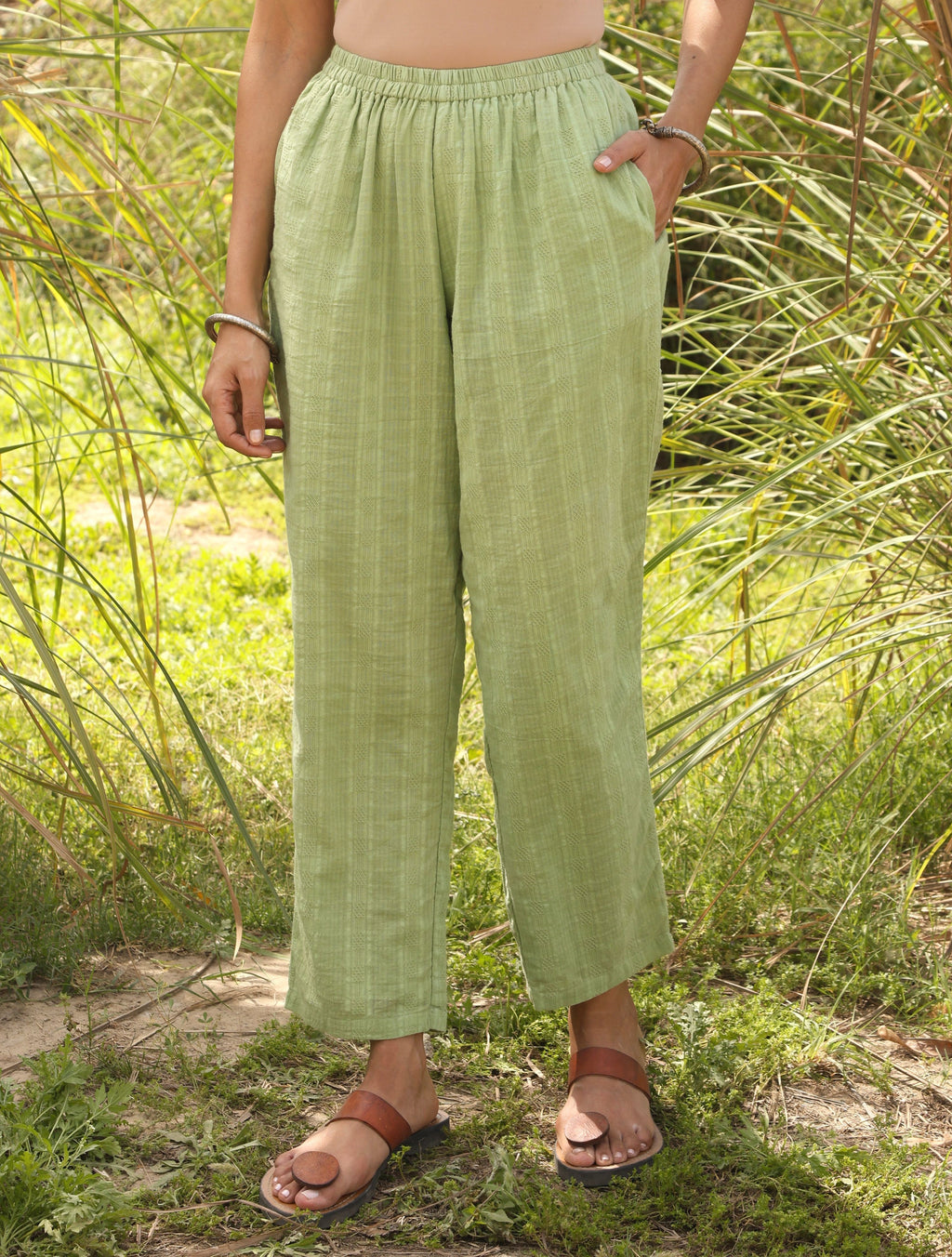 trueBrowns Green Cotton Embroidered Kurta Set - Distacart