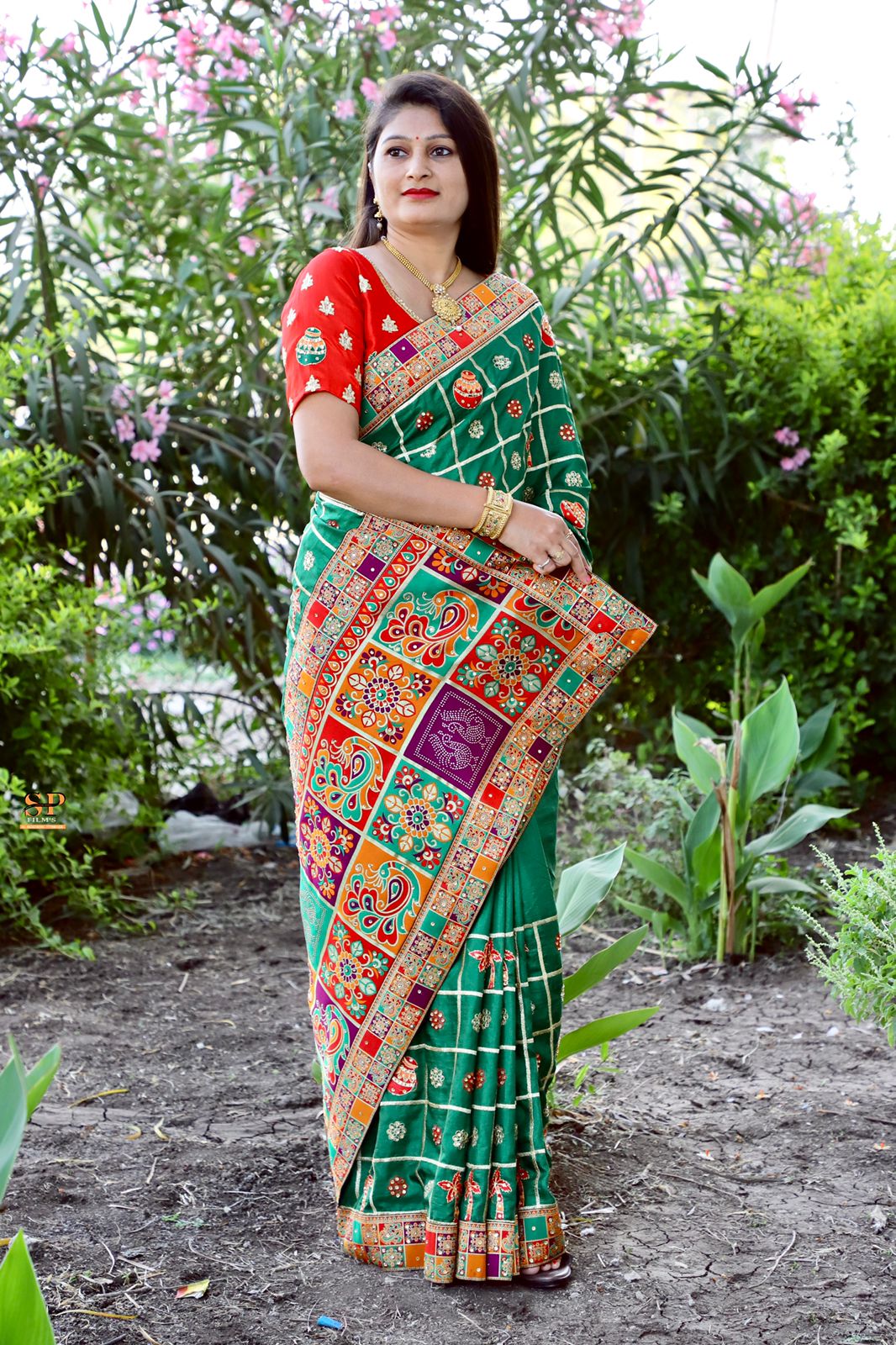 Lorenvalley Fashion Premium Green Dola Silk Embroidery and Diamond work with Jacquard Lace Border Saree - Distacart