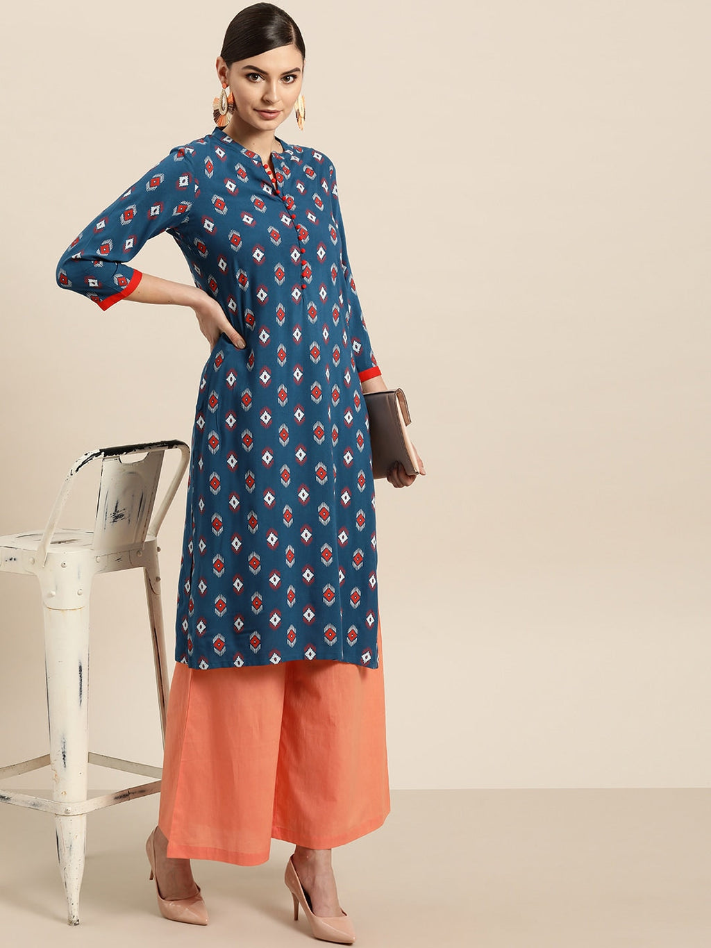 Sangria Women Teal Blue & Red Printed Straight Kurta