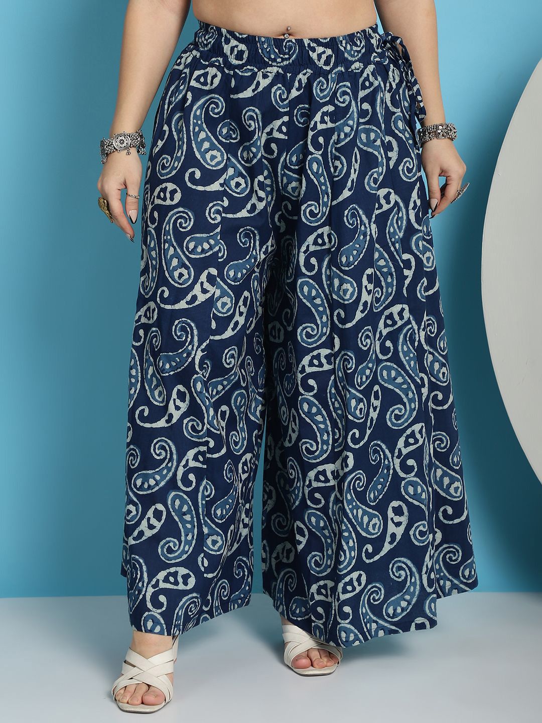 TAG 7 Women Paisley Printed Flared Palazzos