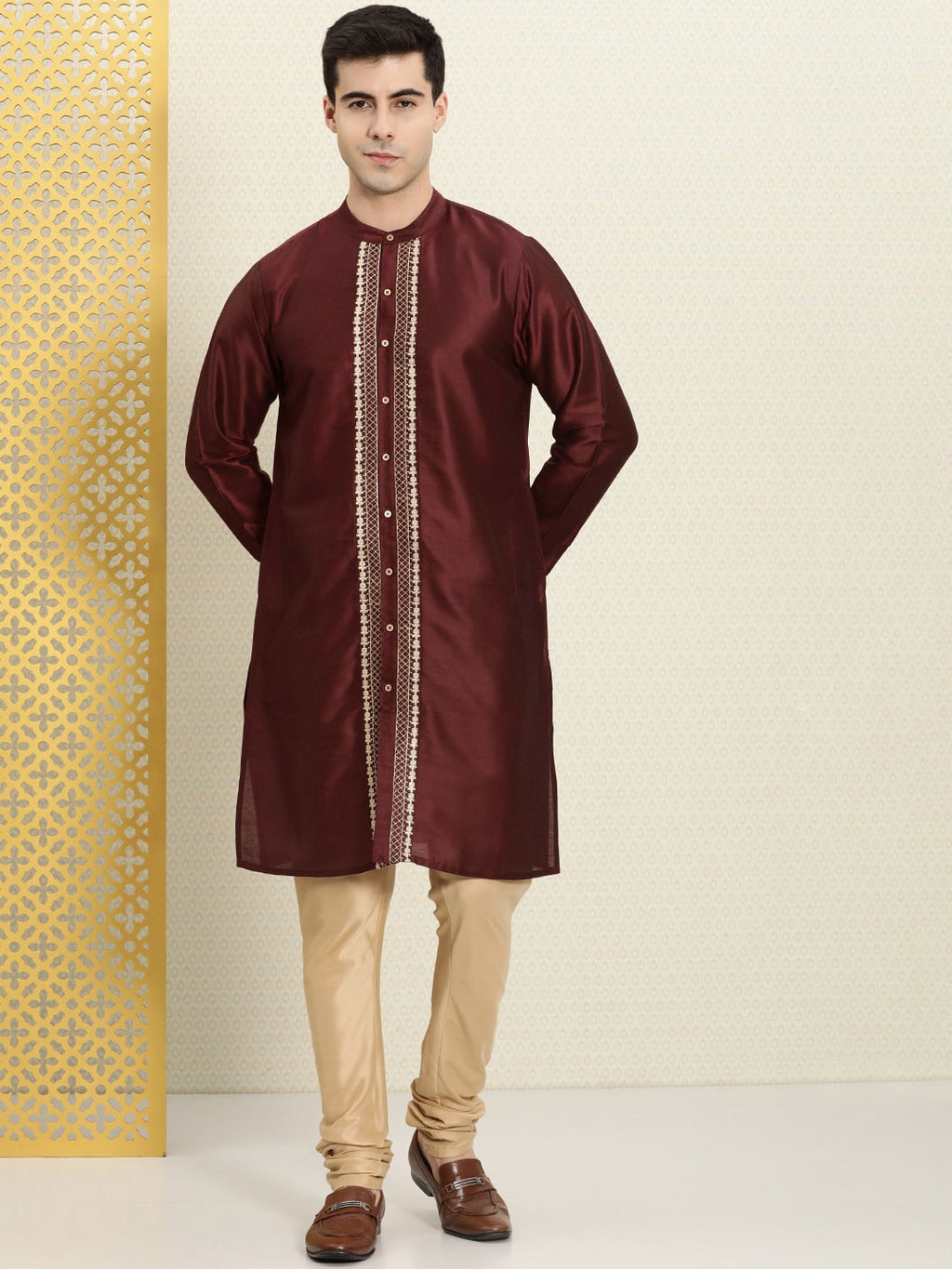 House of Pataudi Men Embroidered Jashn Kurta