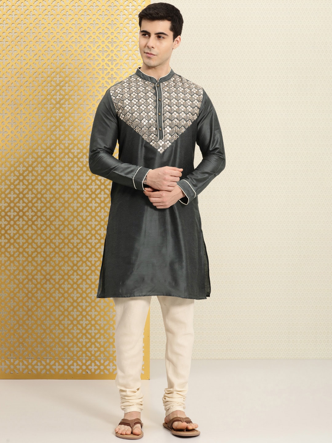 House of Pataudi Men Embroidered Mirror Work Jashn Kurta