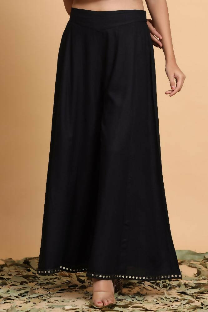 Juniper Women Black Rayon Solid Flared Palazzo