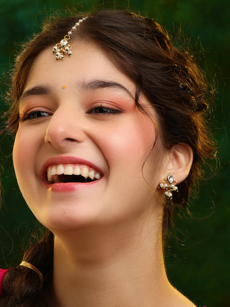 Ruby Raang Pearl Blossom Set Of Maang Tikka And Earrings