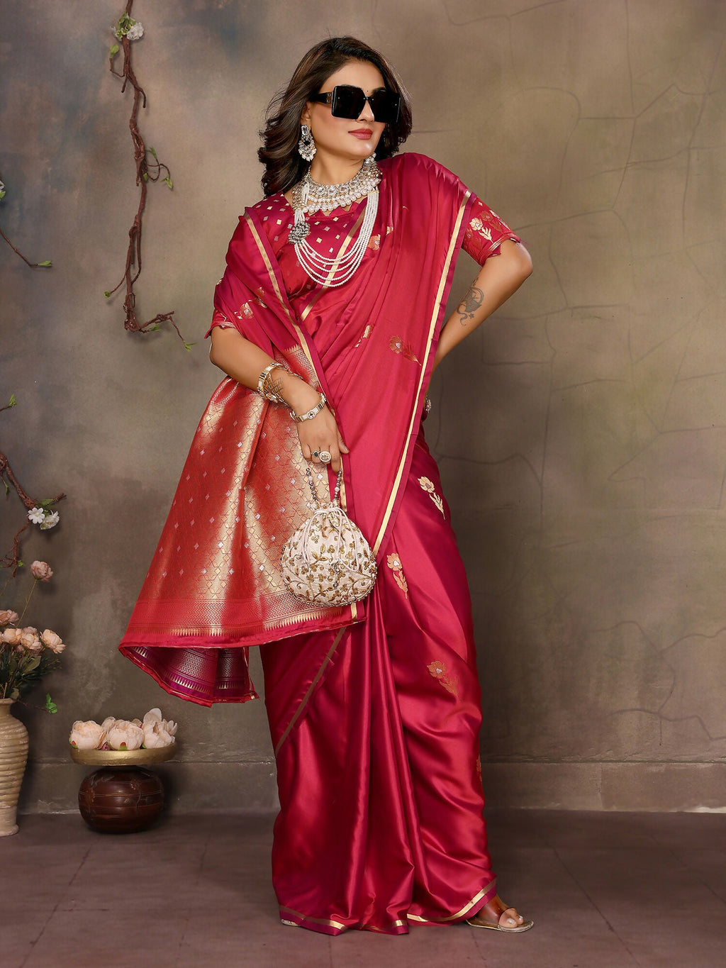 Joban Fashion Red Floral & Botanical Motifs Satin Silk Banarasi Silk Saree - Distacart