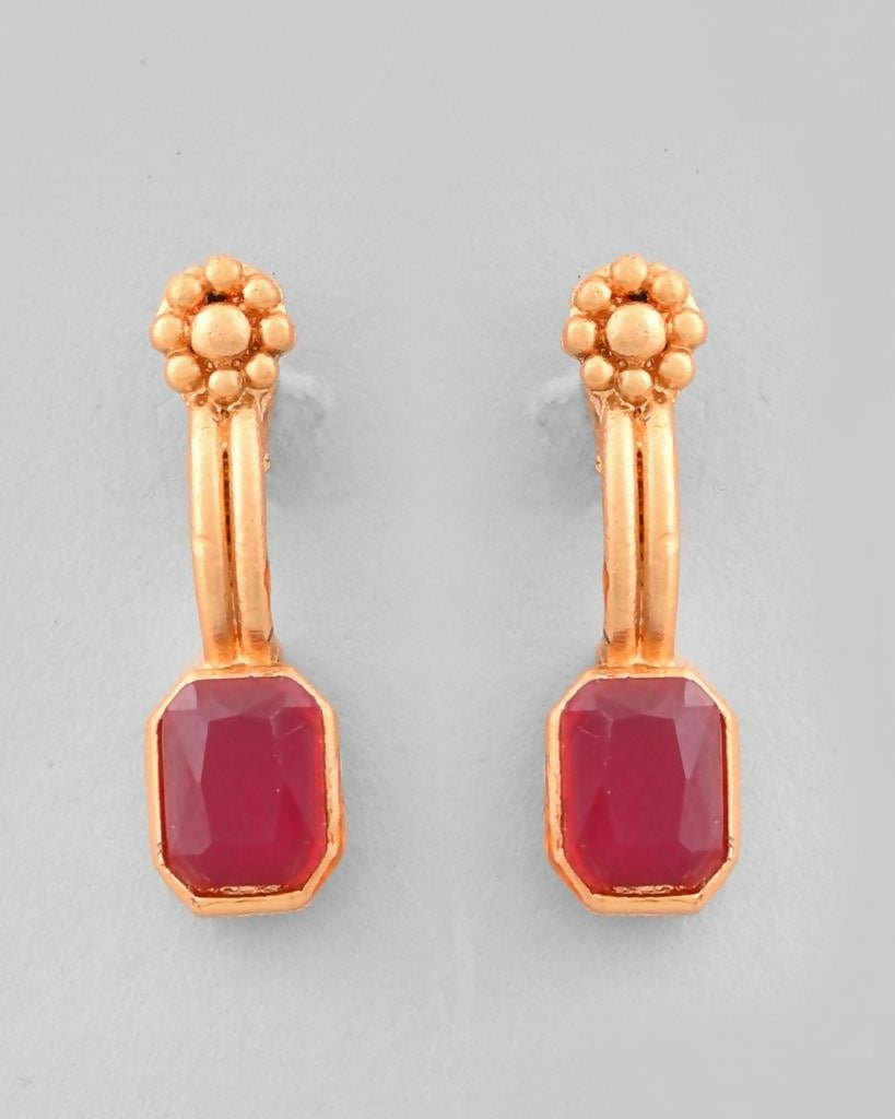 VOJ Gold-Polished Traditional Maroon Stone Studded Necklace And Earrings Set