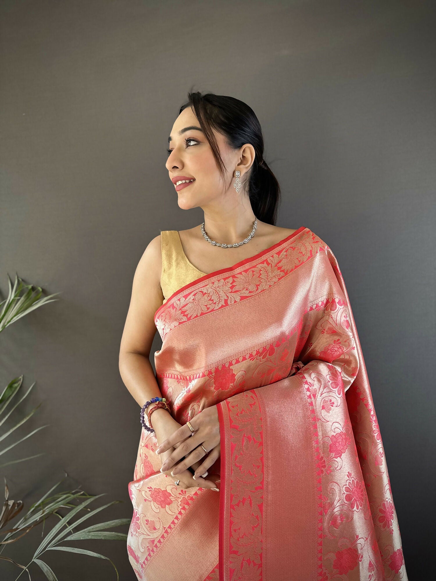 Joban Fashion Onion Pink Flower Jall Pattern Soft Silk Banarasi Saree - Distacart