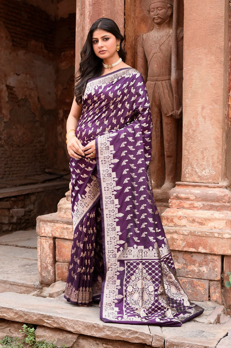 Joban Fashion Plum Purple Hand Woven & Zari Work Katan Pure Handloom Banarasi Silk Saree