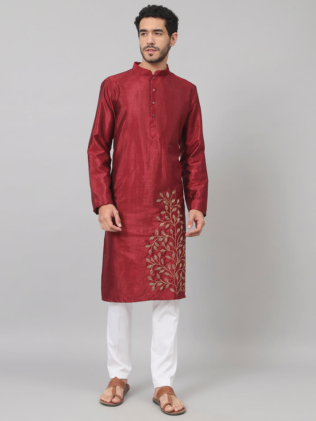 Classic Silk Kurta With Leaves Embroidery by Hilo Design