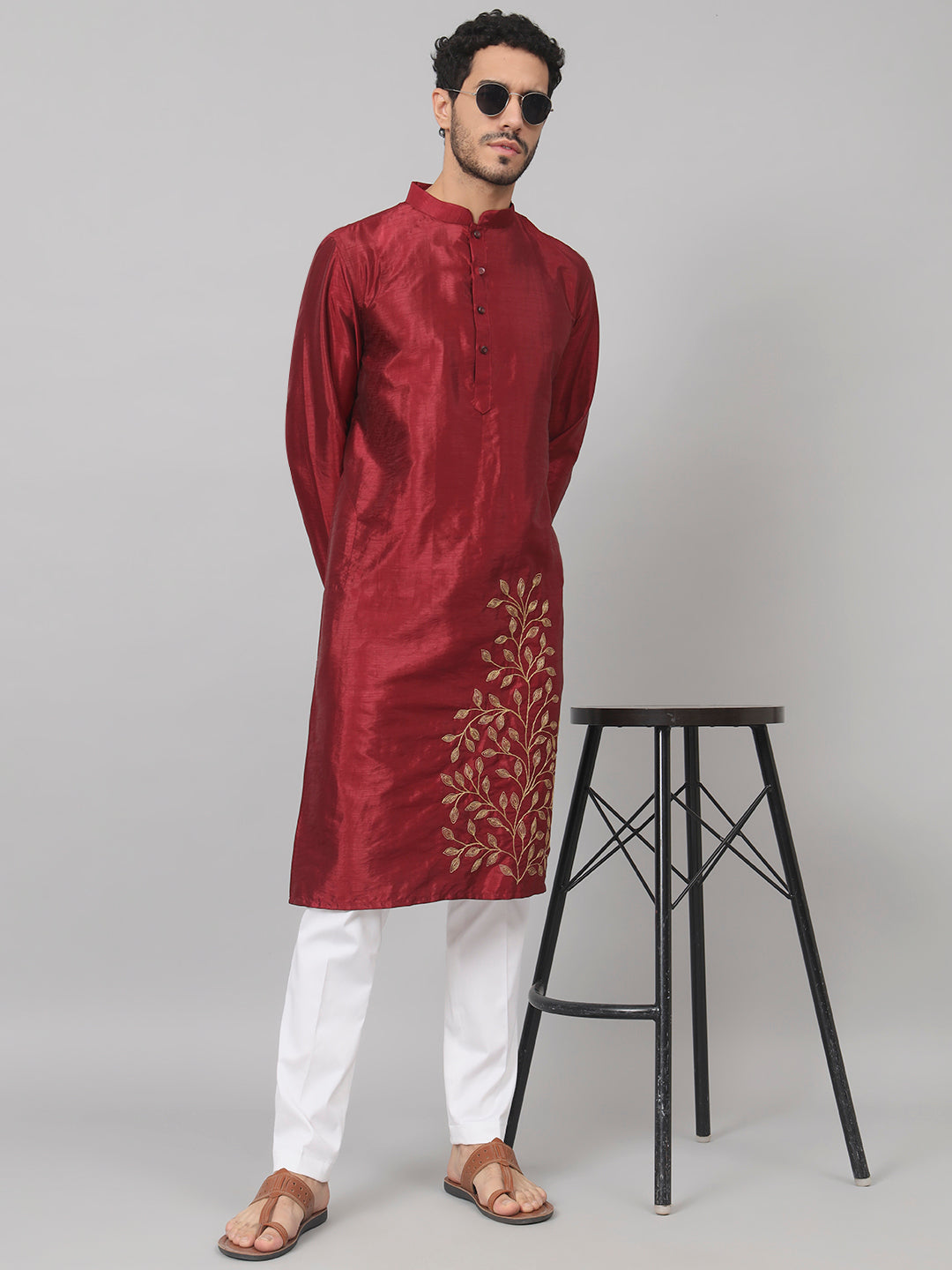 Classic Silk Kurta With Leaves Embroidery by Hilo Design