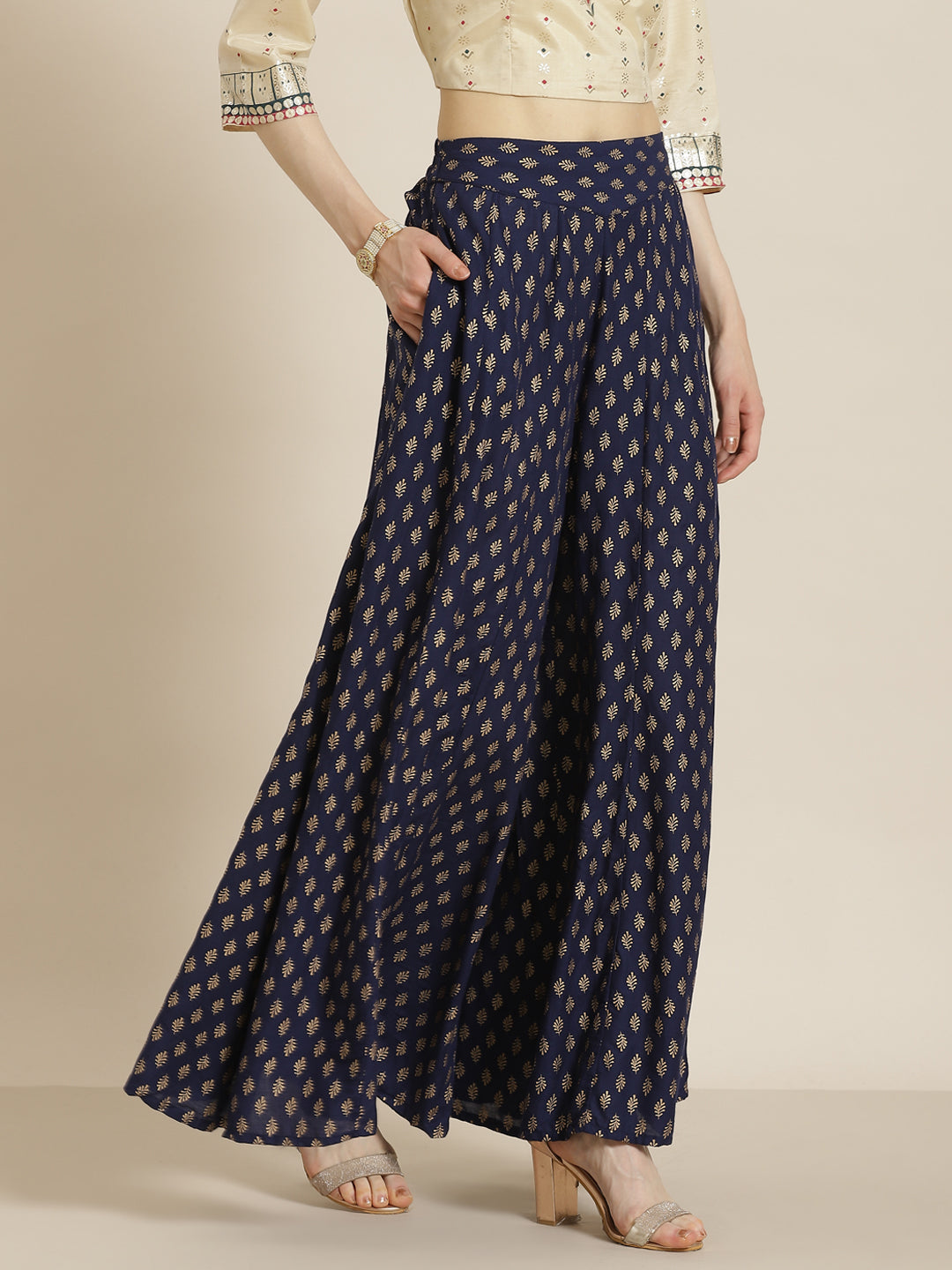 Juniper Women Navy Rayon Printed Flared Palazzo - Distacart