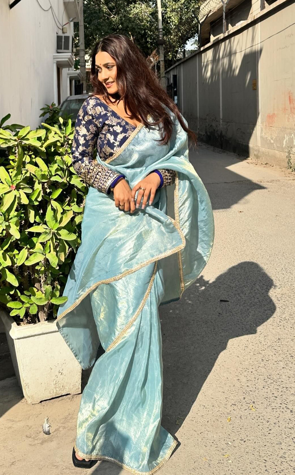 Lorenvalley Fashion Attractive Pink Crush Tissue Silk Saree With Jacquard Weaving Stitched Blouse