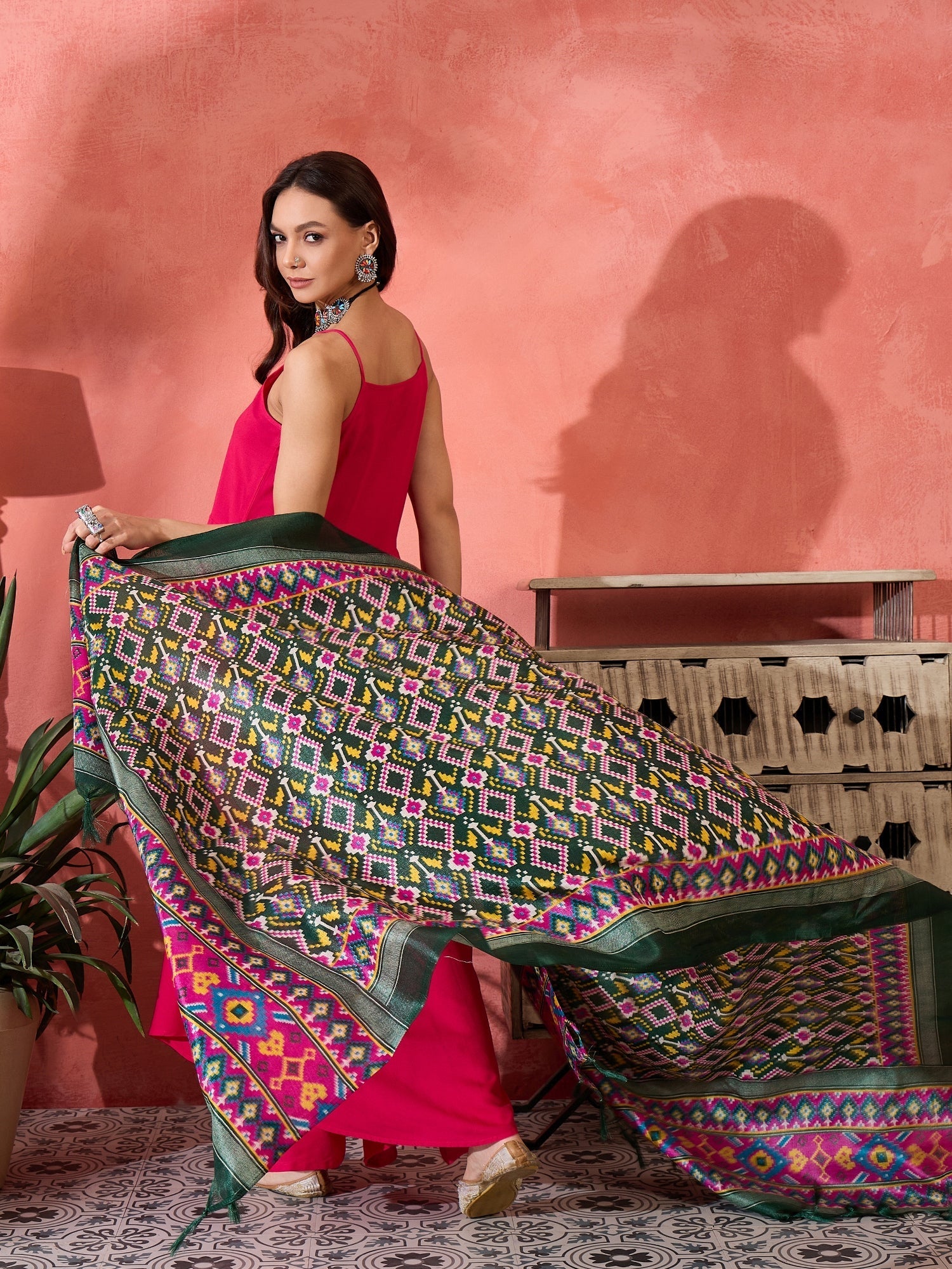 InWeave Fuchsia Strappy Kurta Set Green Patola Dupatta - Distacart