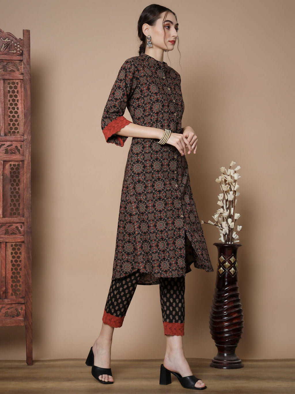 Myshka Women's Muli A-Line Kurta & Trousers With Dupatta