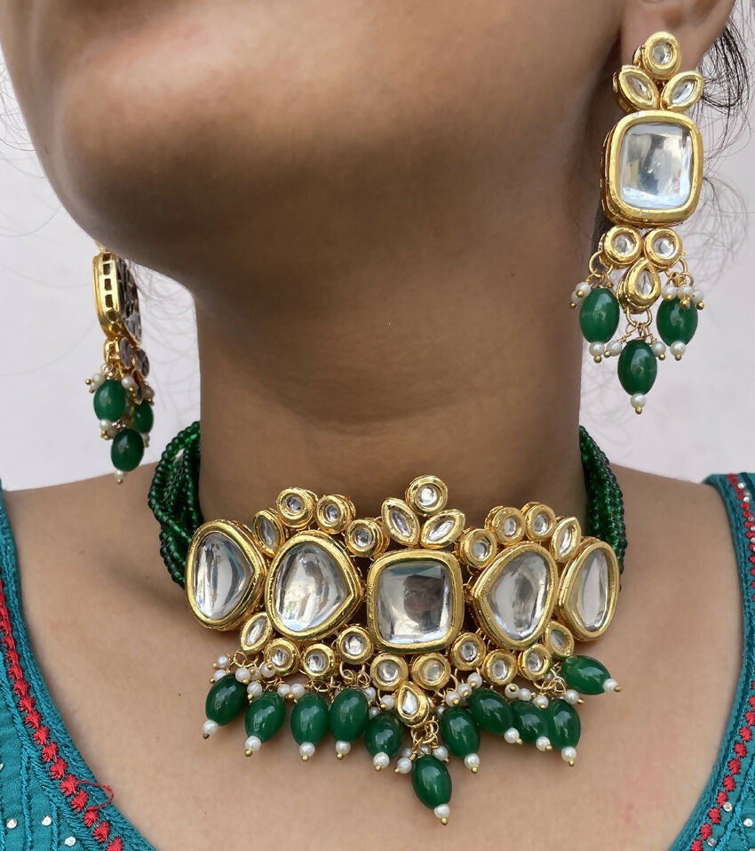 Joban Fashion Hand Made High Quality Gold Plated Base Metal Alloy Kundan Stone Studded Kundan Jewellery Set
