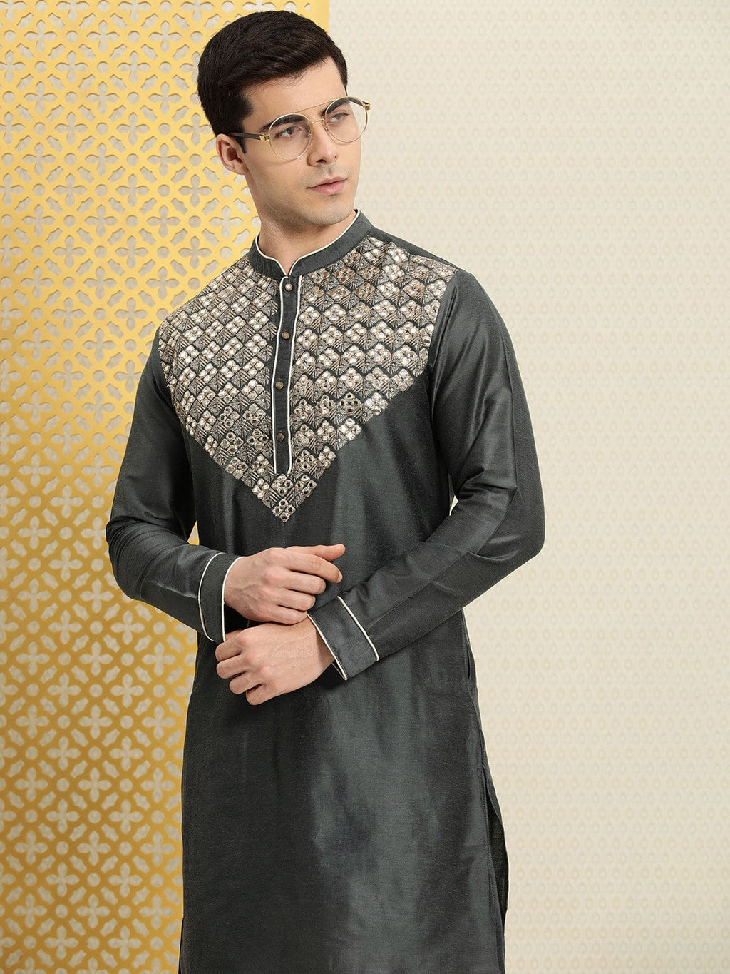 House of Pataudi Men Embroidered Mirror Work Jashn Kurta