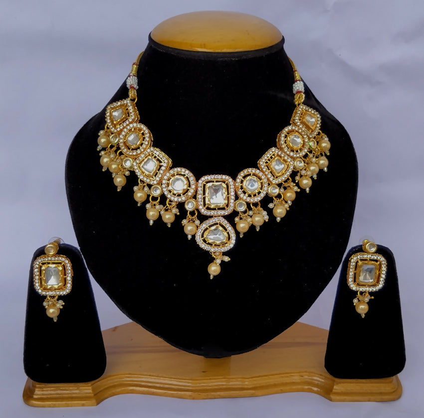 Joban Fashion Hand Made High Quality Gold Plated Base Metal Alloy Kundan Stone Studded Kundan Jewellery Set