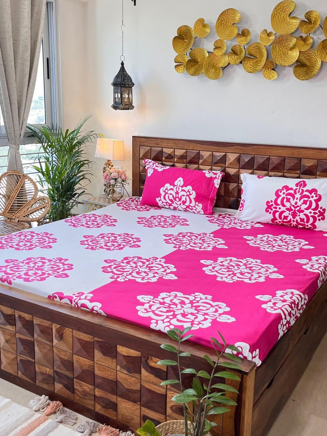 URBAN SPACE Divine White Ethnic Motifs 144 TC Cotton Queen Bedsheet & 2 Pillow Covers