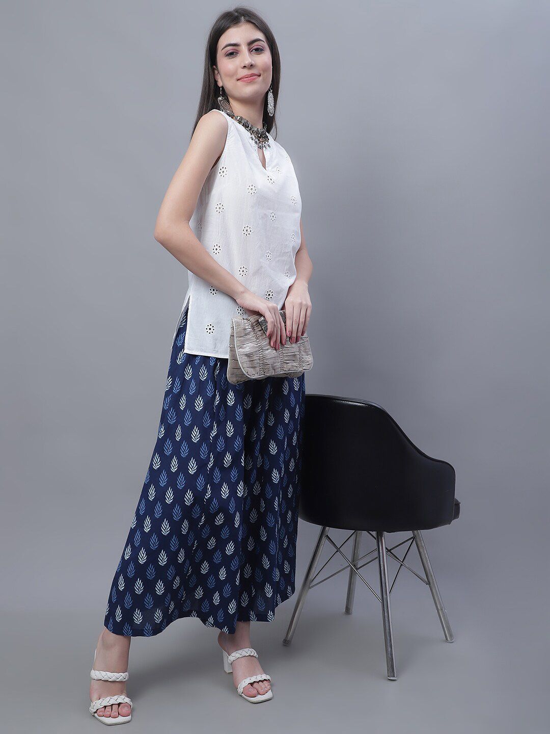 TAG 7 Women Mid-Rise Floral Printed Flared Ethnic Pure Cotton Palazzos