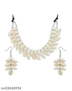 Tehzeeb Creations Women's White Seap Design Necklace Set