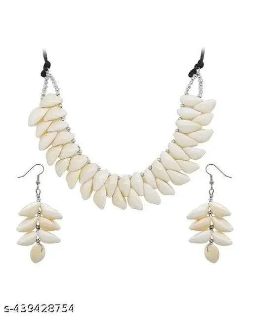 Tehzeeb Creations Women's White Seap Design Necklace Set