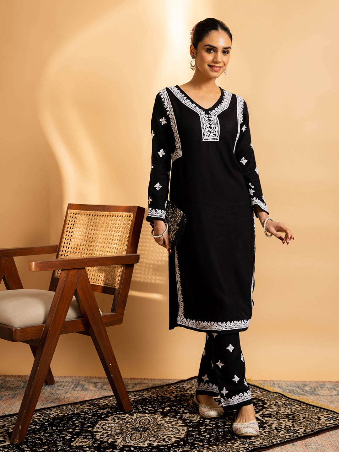HOUSE OF KARI Floral Embroidered Chikankari Kurta With Trouser