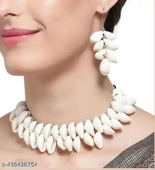 Tehzeeb Creations Women's White Seap Design Necklace Set