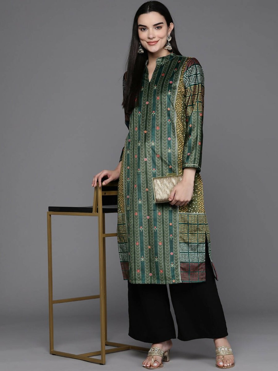 Ahalyaa Women Printed Gotta Patti Velvet Kurta - Green Color