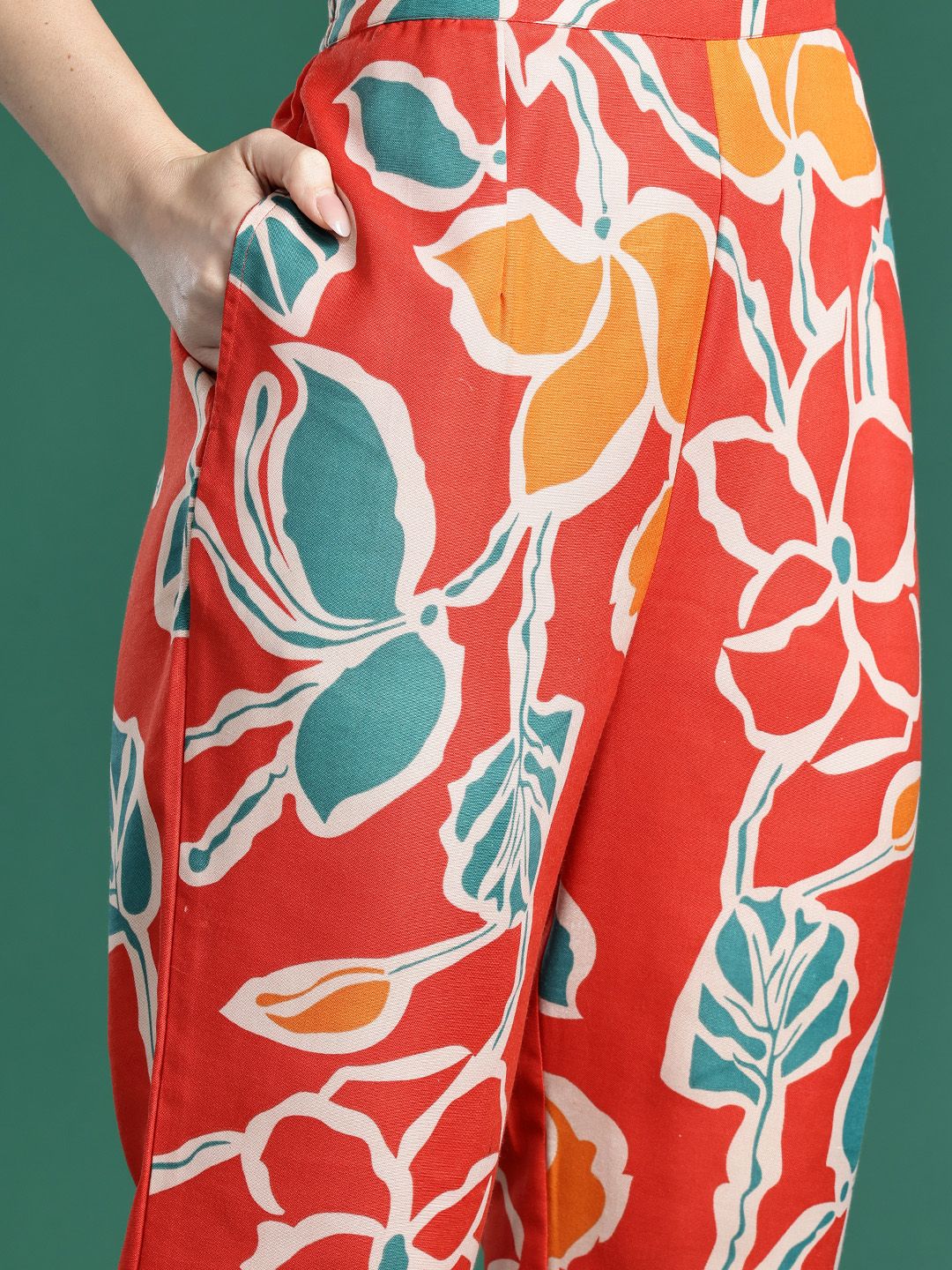 Indo Era Floral Printed Regular Pure Cotton Kurta with Trousers - Distacart