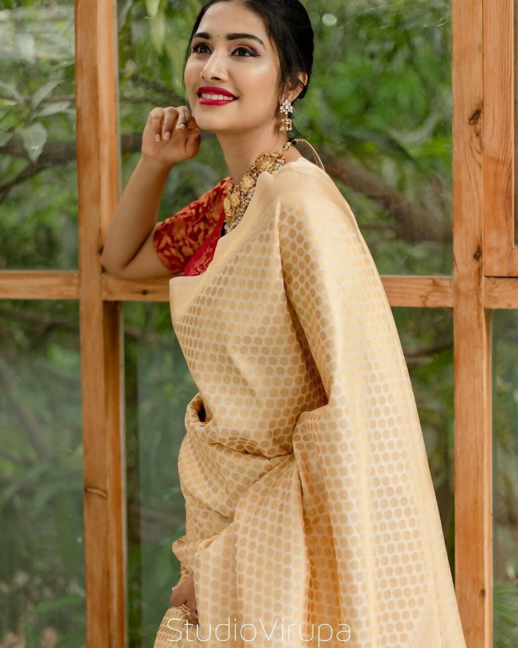 DEIANA'S Beautiful Designer Golden zari Soft Lichi Silk Saree - Cream
