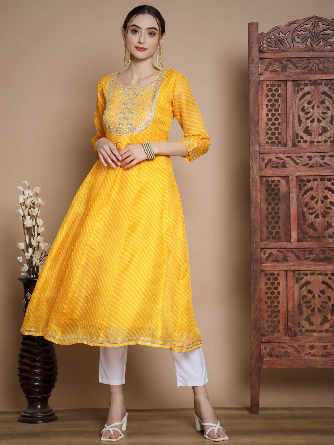 Myshka Women's Yellow Anarkali Kurta