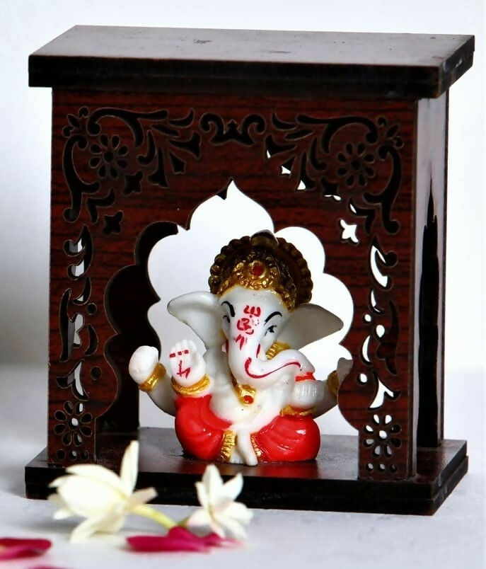 Expleasia, Exuberant & Luxury Decor Ganesha Idol With Wooden Temple