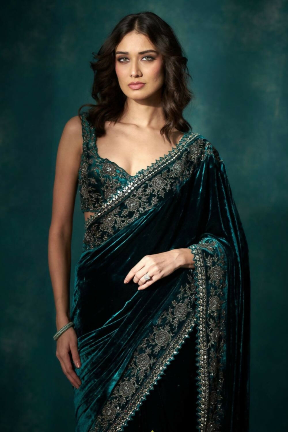 Joban Fashion Green Viscose Velvet Party Wear Sarees - Distacart