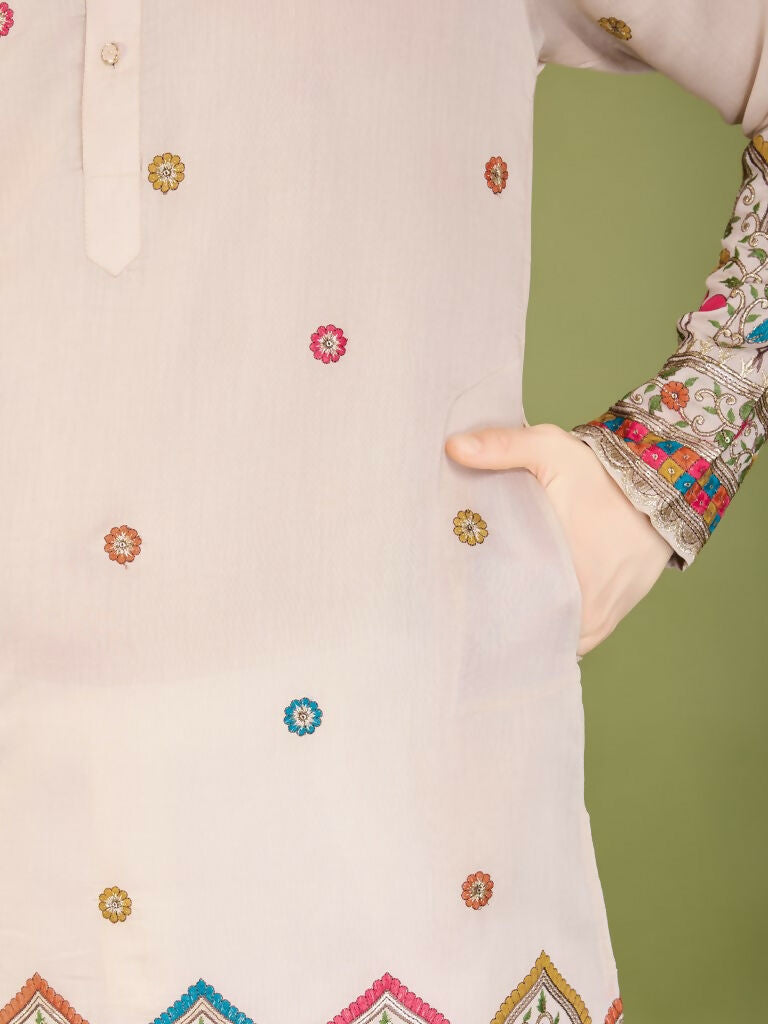 Vastranavya Ivory Exclusive Festival Wear Viscose Silk Thread & Sequence Embroidered Work Kurta