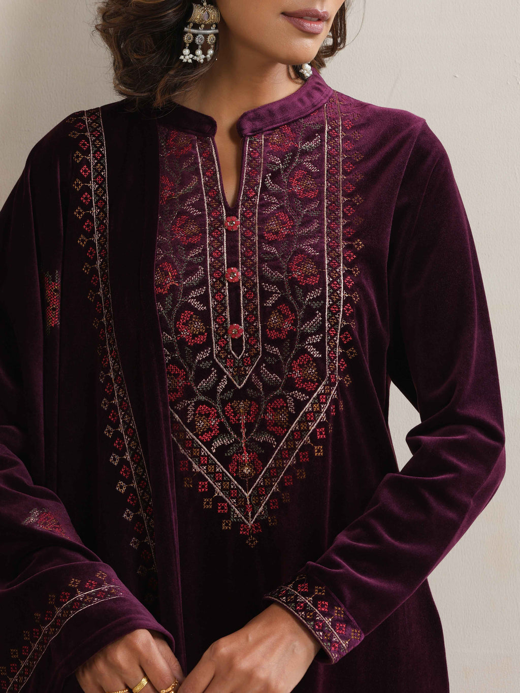 trueBrowns Purple Velvet Floral Embroidered Kurta Pant Dupatta Set - Distacart
