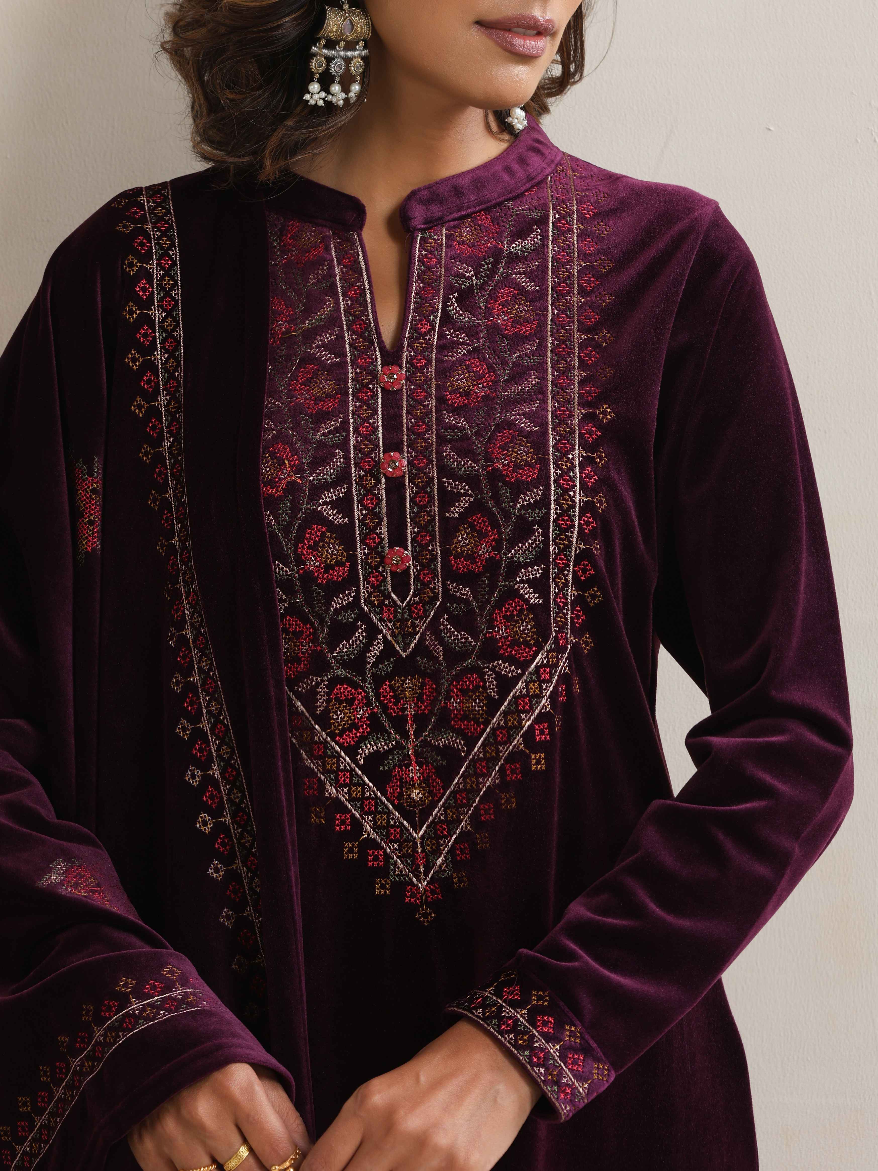 trueBrowns Purple Velvet Floral Embroidered Kurta Pant Dupatta Set - Distacart