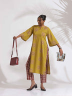 trueBrowns Green Cotton Print HighSlit Kurta Set - Distacart