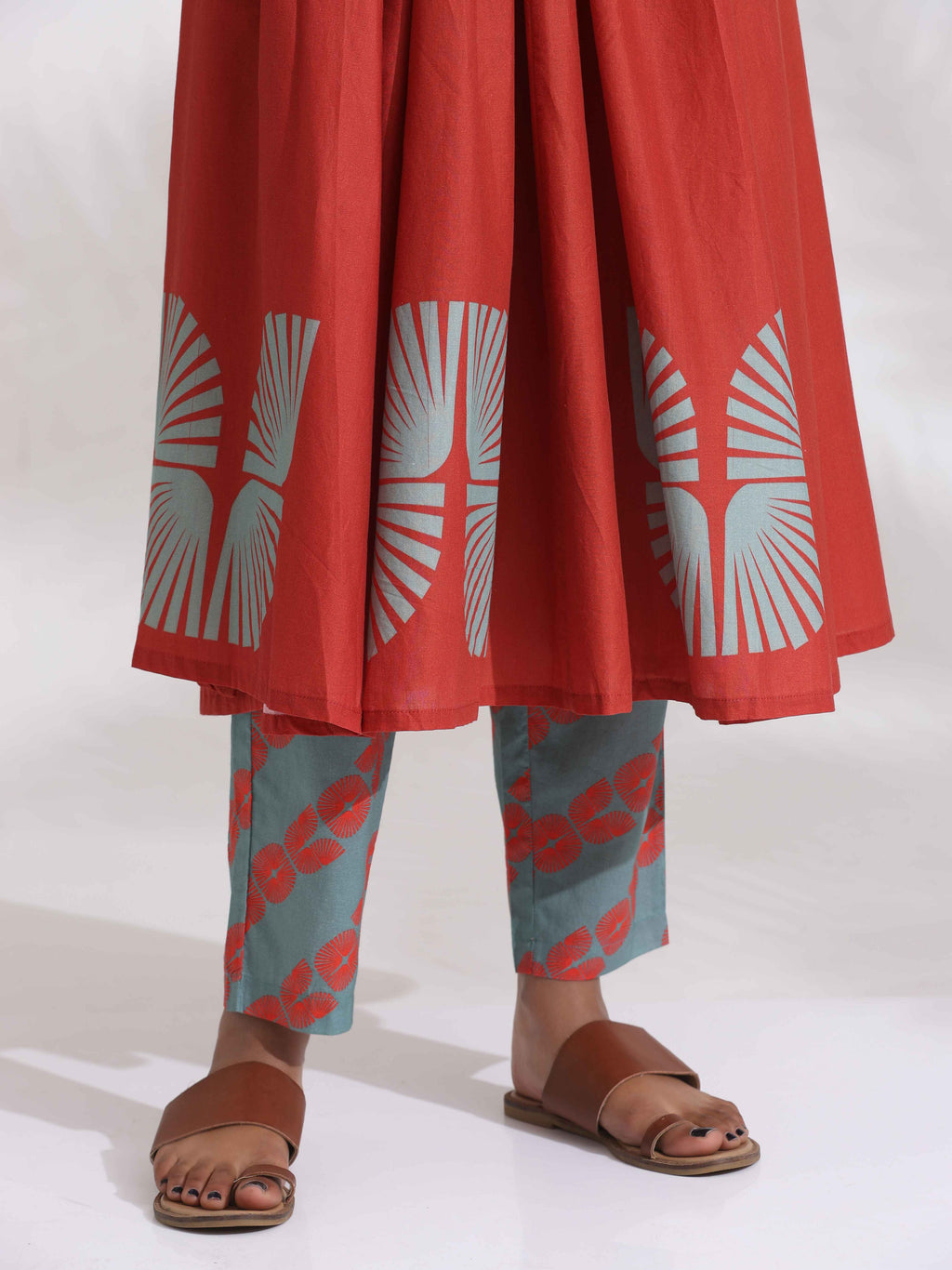 trueBrowns Red Cotton Print Flared Kurta Set - Distacart