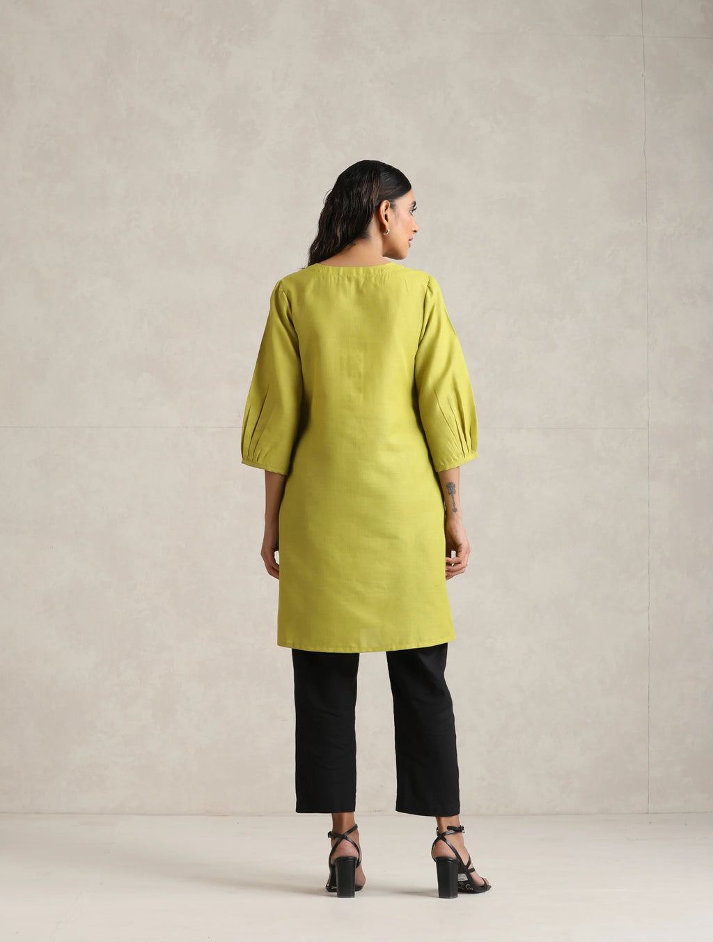 trueBrowns Green Cotton Blend Short Kurta - Distacart