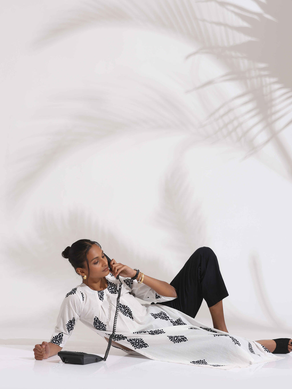 trueBrowns White Cotton Print Pleated Kurta Set - Distacart