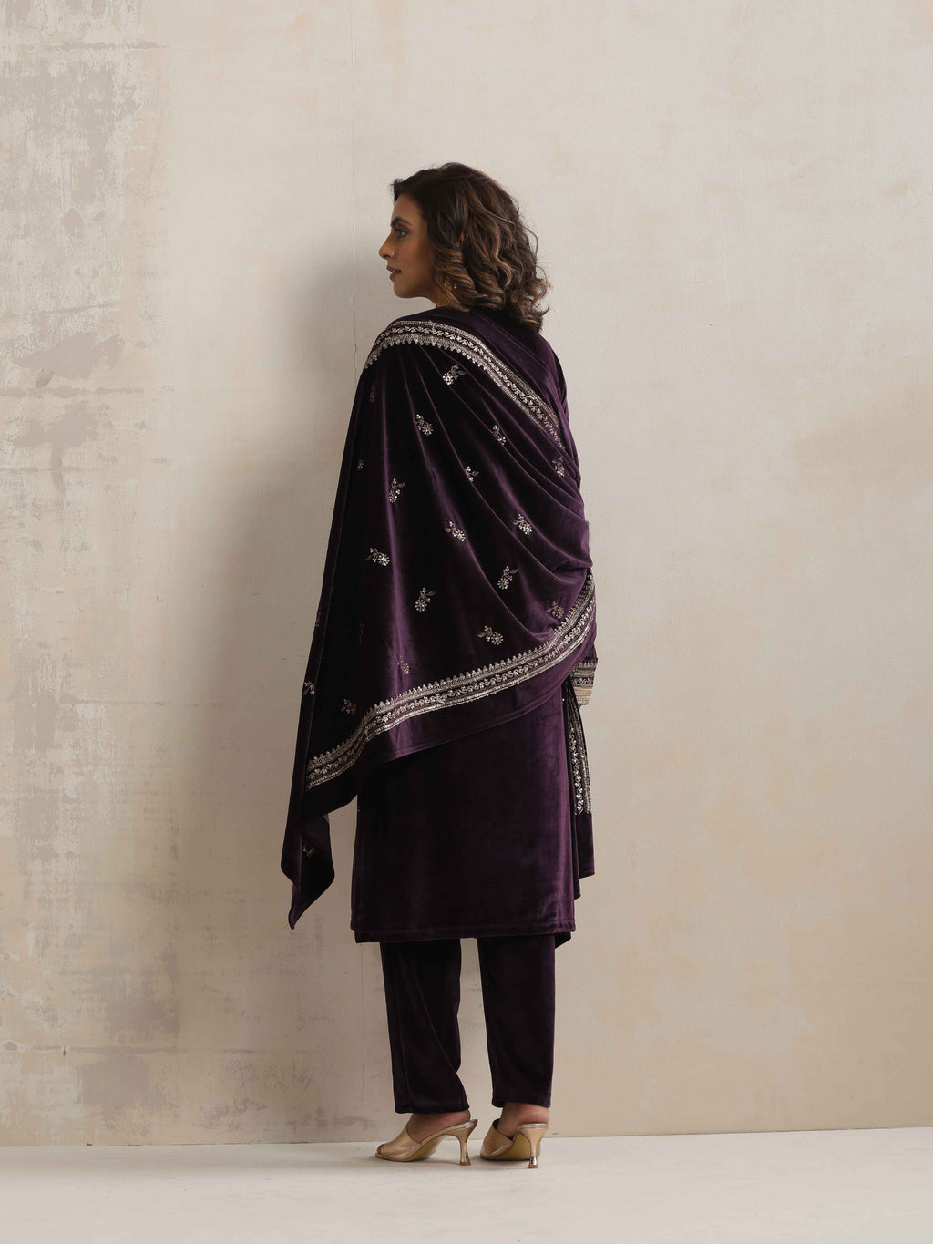 trueBrowns Wine Velvet Floral Embroidered Kurta Pant Dupatta Set - Distacart