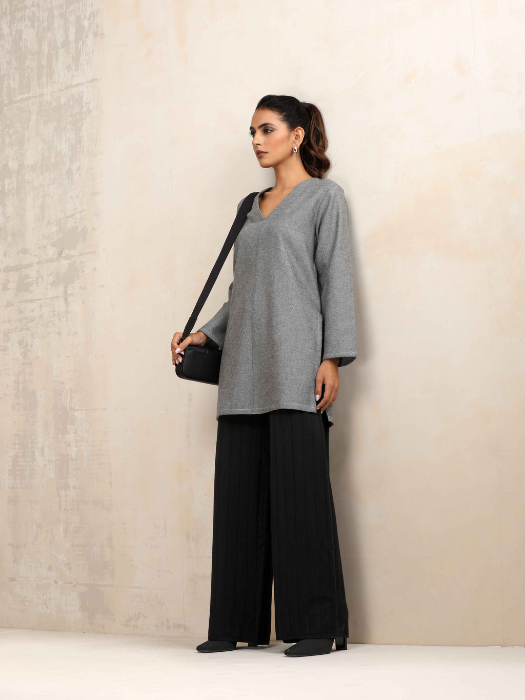 trueBrowns Grey Winter High Slit Top